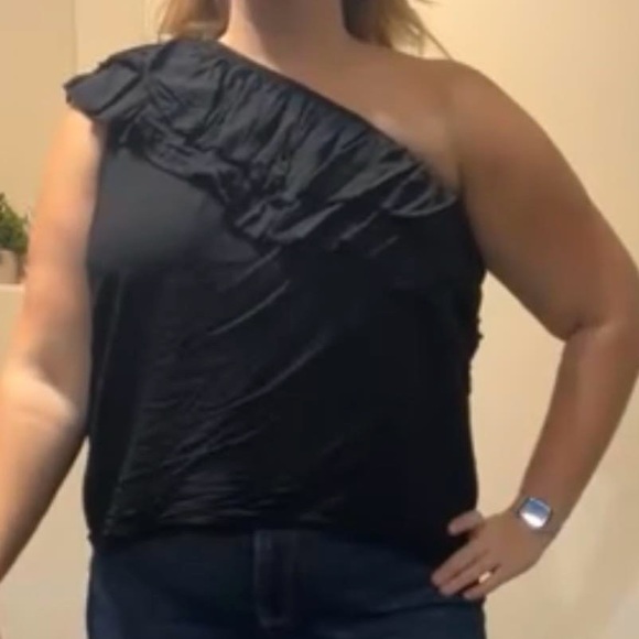 Love and Legend off the shoulder black top - Picture 2 of 5